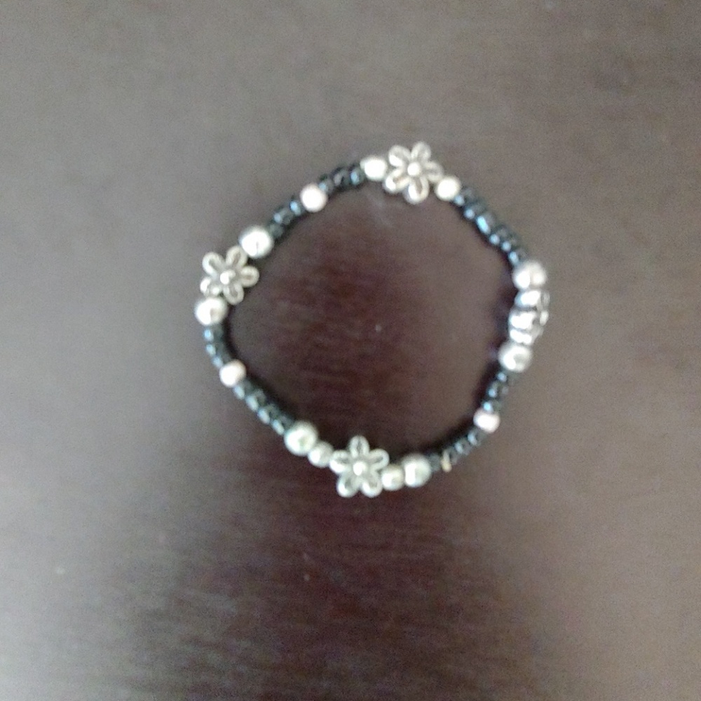 Pretty and dainty black & silver braclet